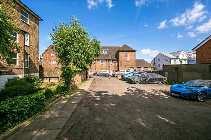 1 Bedroom Flat For Sale In Church Road, Richmond, TW9