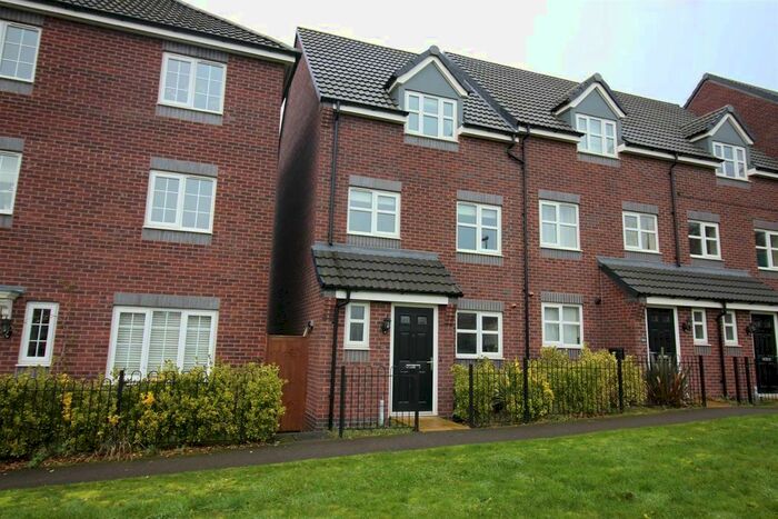 3 Bedroom Semi-Detached House To Rent In College Green Walk, Mickleover, Derby DE3