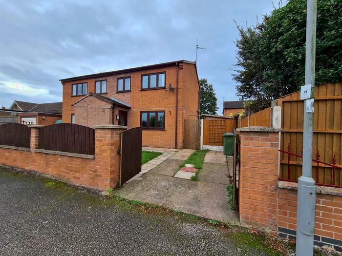 2 Bedroom Semi-Detached House To Rent In D`Arcy Court Retford, DN22