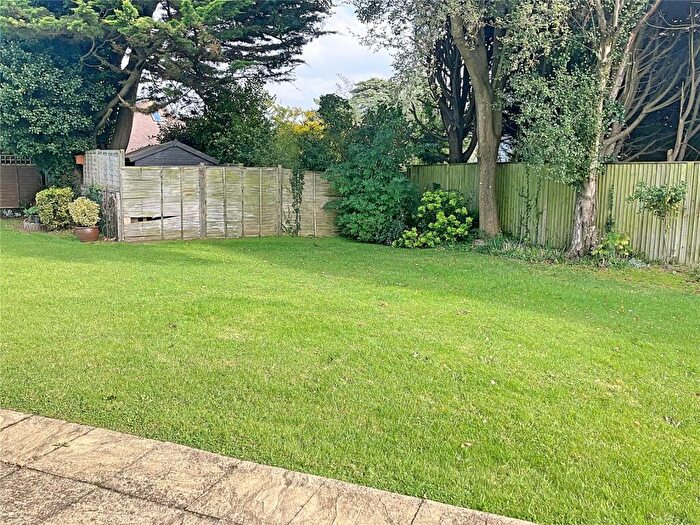 2 Bedroom Flat For Sale In Elm Place, Rustington, Littlehampton, West Sussex, BN16