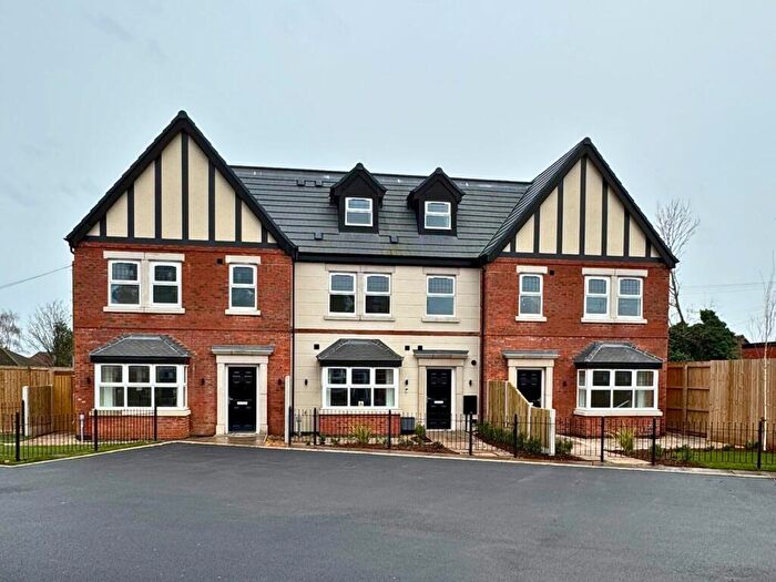 2 Bedroom End Of Terrace House For Sale In Bridge Road, Nottingham, NG8