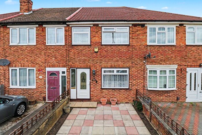 3 Bedroom Property For Sale In Cleave Avenue, Hayes, UB3