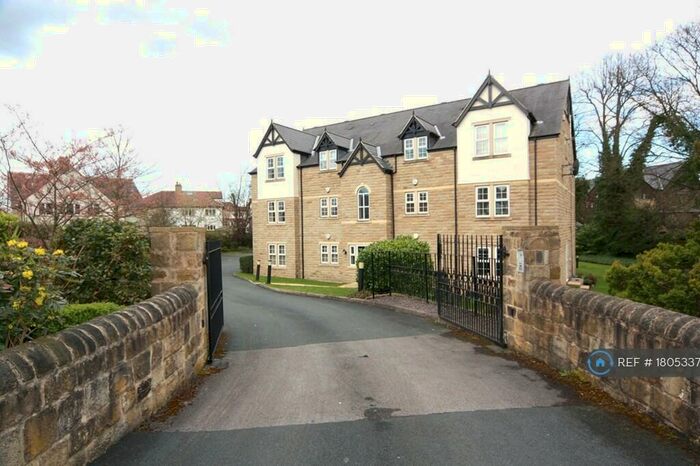 2 Bedroom Flat To Rent In West Park Crescent, Leeds, LS8
