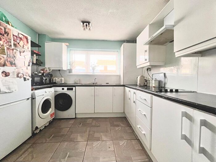 3 Bedroom Semi-Detached House For Sale In Washford Farm Road, Kingsnorth, Ashford, TN23