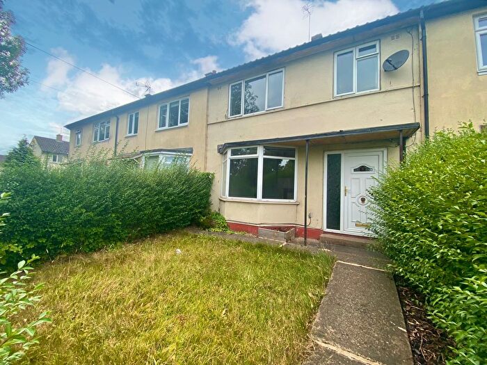 3 Bedroom Terraced House For Sale In Leeds Road, Huddersfield, HD2