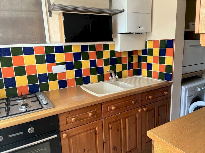 2 Bedroom Flat To Rent In Highland Road, Bromley, BR1