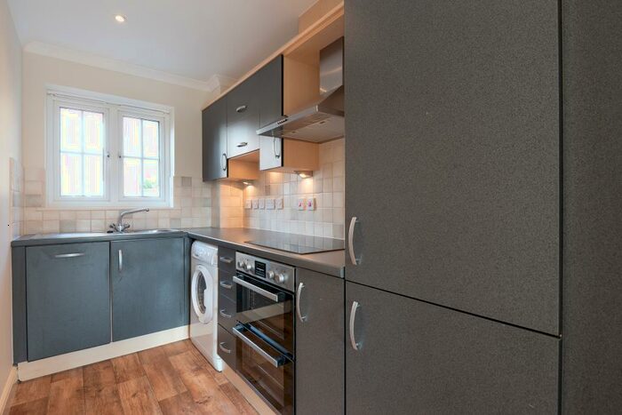 2 Bedroom Apartment To Rent In Hospital Hill, Chesham, HP5