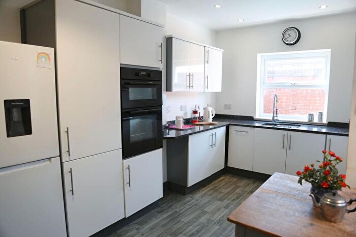 6 Bedroom House To Rent In Picton Road, Smithdown, Liverpool, L15