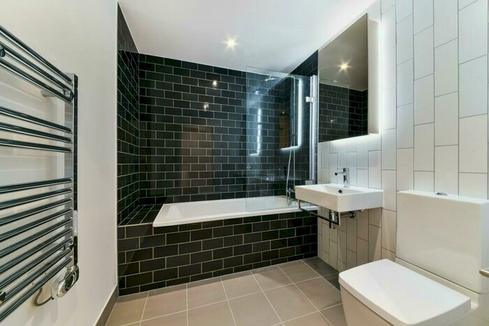 2 Bedroom Apartment To Rent In Marco Polo Tower, Royal Wharf, London, E16