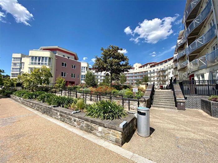 2 Bedroom Apartment To Rent In Harbourside, The Crescent, BS1