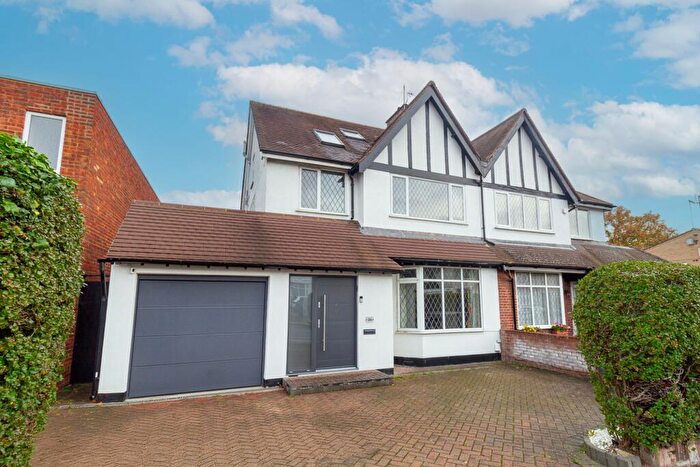 4 Bedroom Semi Detached House For Sale In Edgwarebury Lane, Edgware, HA8