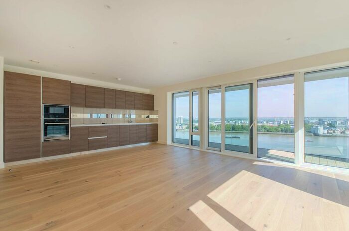 3 Bedroom Flat To Rent In Deveraux House, Duke Of Wellington Avenue, Woolwich, London, SE18