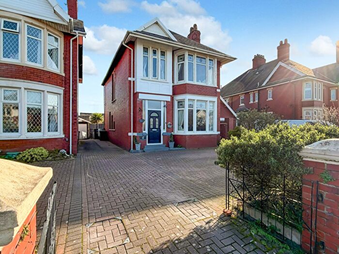 4 Bedroom Detached House For Sale In Windermere Road, Blackpool, FY4
