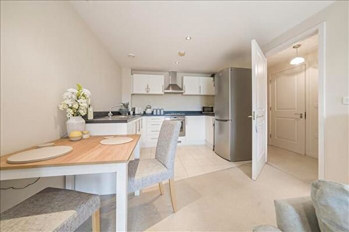 1 Bedroom Flat For Sale In Bassett House, Wimbledon, SW19