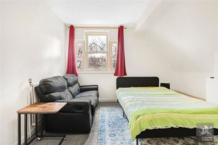 2 Bedroom Apartment To Rent In Wembury Road, London, N6