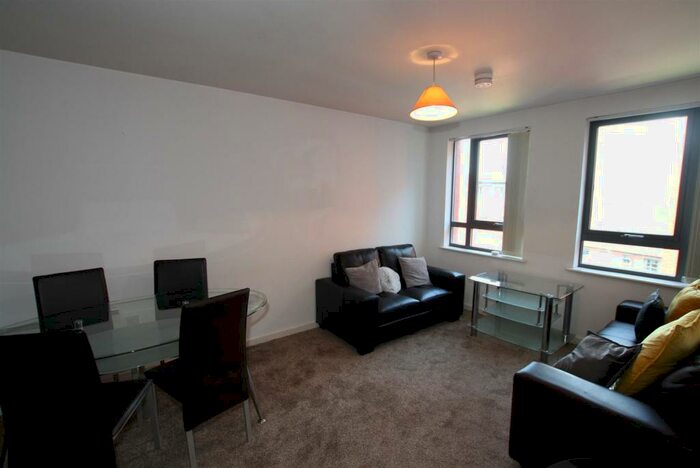 2 Bedroom Apartment To Rent In City Gate, Blantyre Street, Castlefield, M15