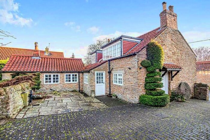 4 Bedroom House To Rent In Main Street, Hutton Buscel, Scarborough, North Yorkshire, YO13