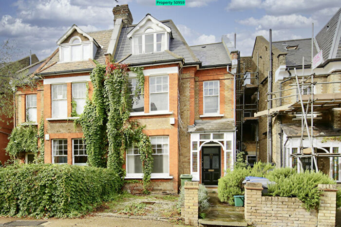 2 Bedroom Flat To Rent In Dyne Road, London, NW6