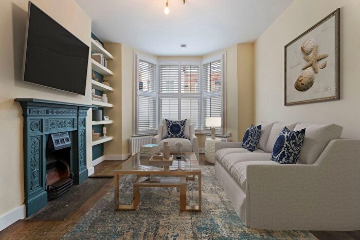 5 Bedroom Terraced House For Sale In Westville Road, London, W12