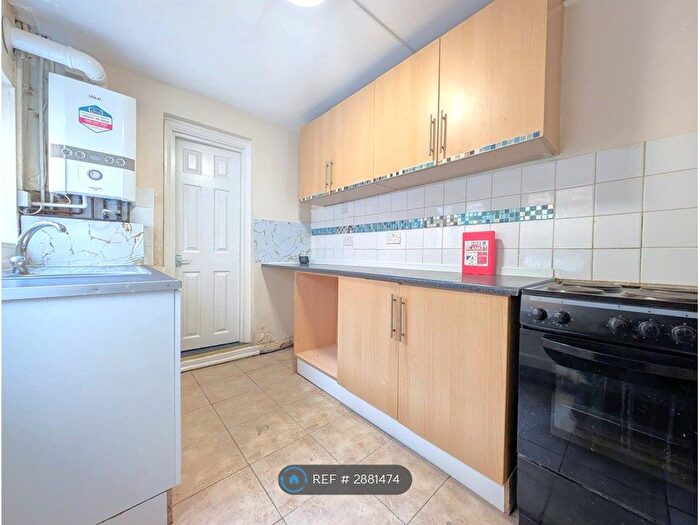 3 Bedroom Terraced House To Rent In Gordon Road, Chatham, ME4