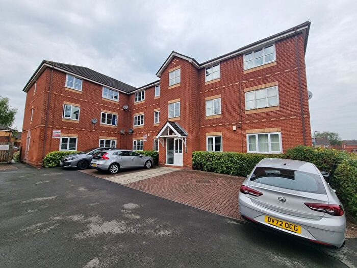2 Bedroom Flat To Rent In Poplin Drive, Salford, M3