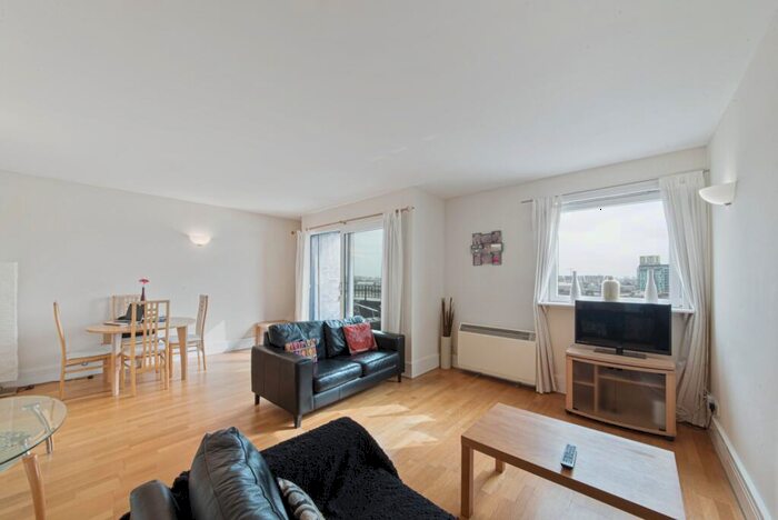 2 Bedroom Apartment To Rent In Storers Quay, Cubitt Wharf, Docklands, E14