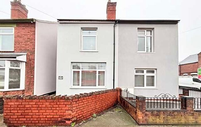 2 Bedroom Semi-Detached House For Sale In Kingsway, Kirkby In Ashfield, NG17