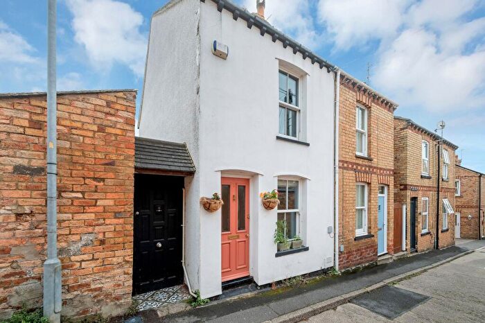 2 Bedroom Semi Detached House To Rent In Radcliffe Road, Stamford, PE9