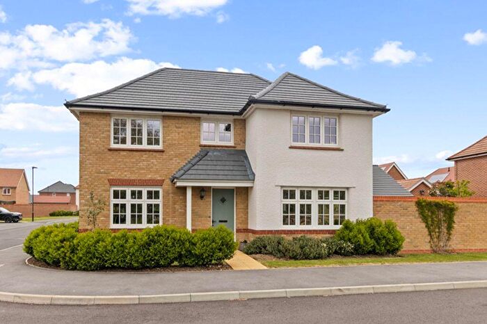 5 Bedroom Detached House For Sale In Cassia Road, Chichester, PO20