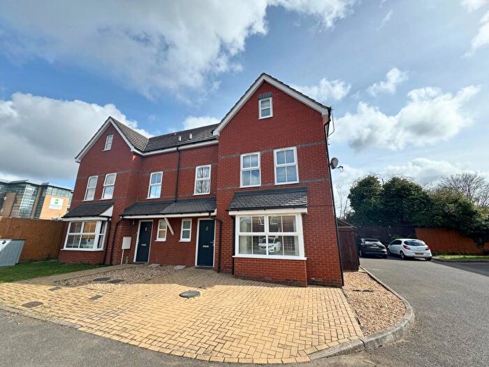4 Bedroom House To Rent In Dashwood Close, Camberley, GU15
