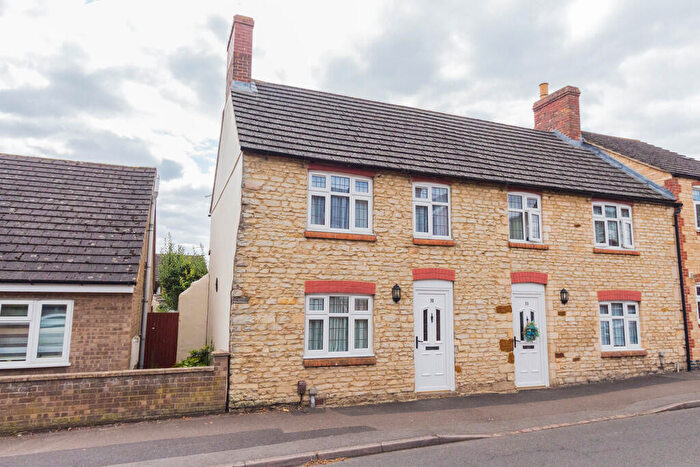 2 Bedroom End Of Terrace House To Rent In College Street, Irthlingborough, NN9