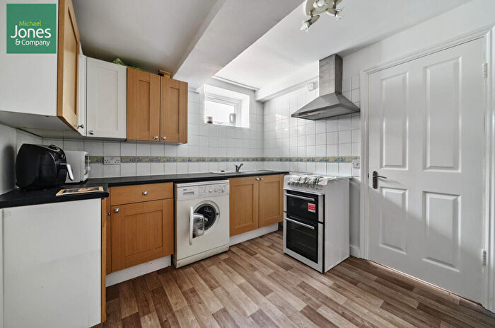 1 Bedroom Flat To Rent In Western Place, Worthing, BN11