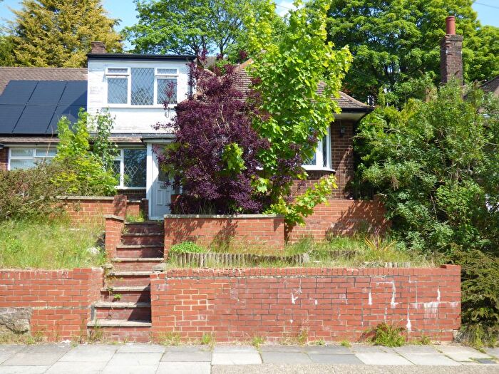 3 Bedroom Semi-Detached Bungalow To Rent In Falconers Road, Luton Airport Area, LU2