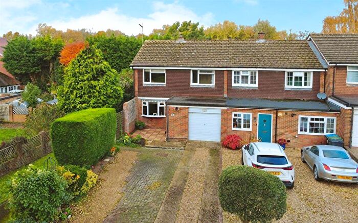 4 Bedroom End Of Terrace House For Sale In Howard Agne Close, Bovingdon, HP3