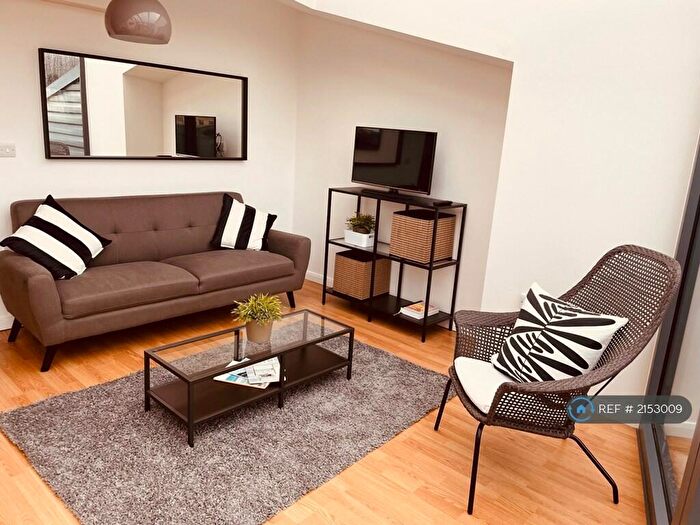 2 Bedroom Flat To Rent In Mann Island, Liverpool, L3