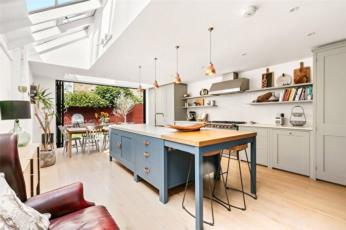 4 Bedroom Terraced House For Sale In Quarry Road, London, SW18