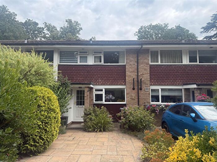 3 Bedroom Terraced House For Sale In Holmwood Close, Cheam, SM2