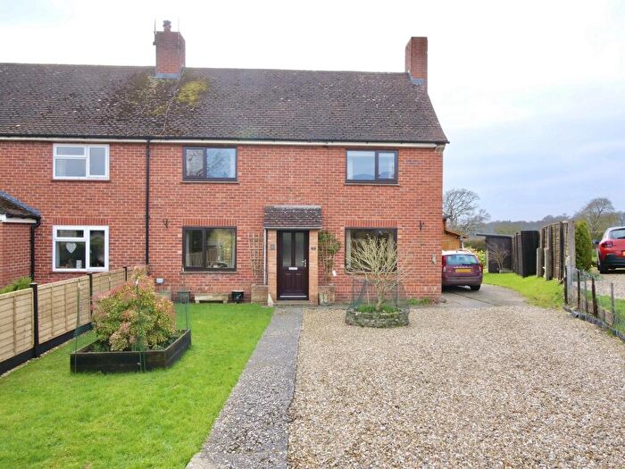 3 Bedroom Semi-Detached House For Sale In Elm Close Motcombe - Rural Views, SP7