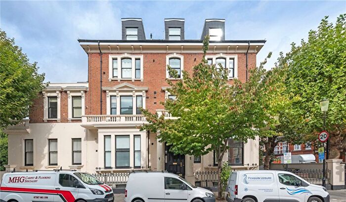 2 Bedroom Flat For Sale In Earl's Court Square, Earl's Court, SW5