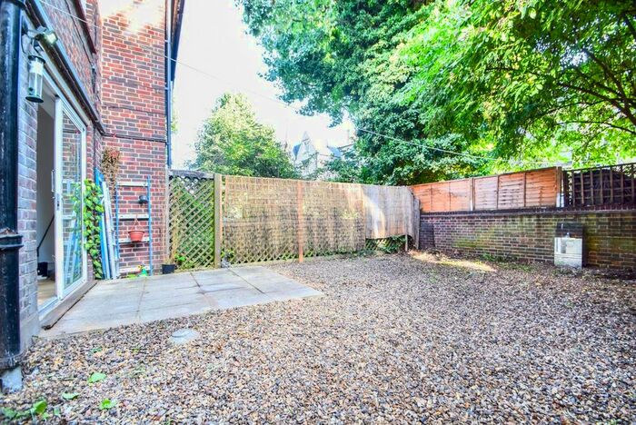 1 Bedroom Flat To Rent In Queen Margarets Grove, London, N1