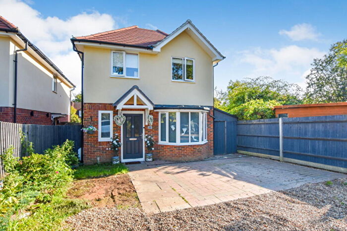 4 Bedroom Detached House For Sale In Covey Road, Worcester Park, KT4