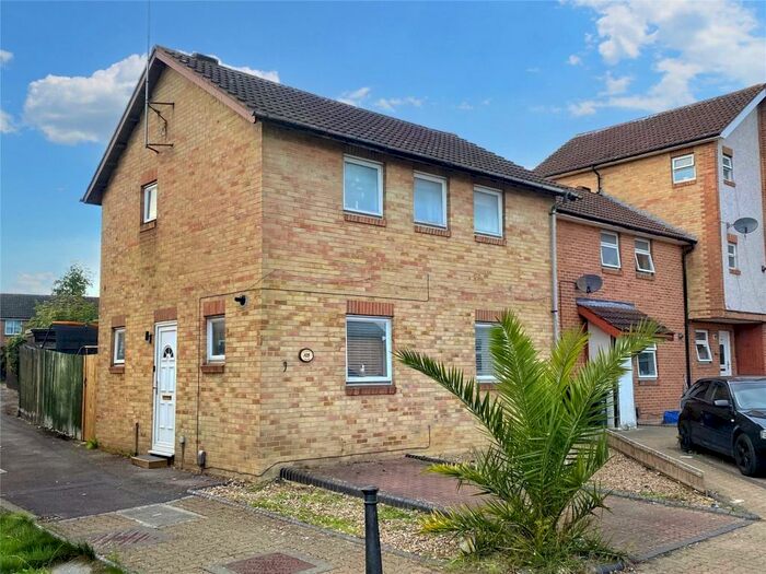 3 Bedroom End Of Terrace House For Sale In Holbein Square, Grange Park