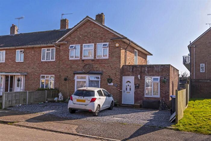 4 Bedroom End Of Terrace House For Sale In Maybridge Square, Goring-by-Sea, Worthing, West Sussex, BN12