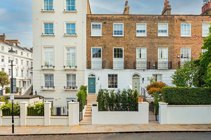 4 Bedroom Property For Sale In Bedford Gardens, Kensington, London, W8