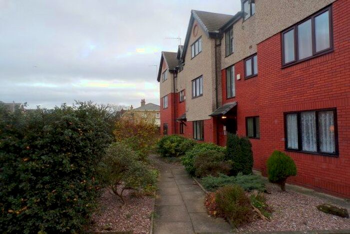 2 Bedroom Flat To Rent In Lambeth Court, Wirral, CH47
