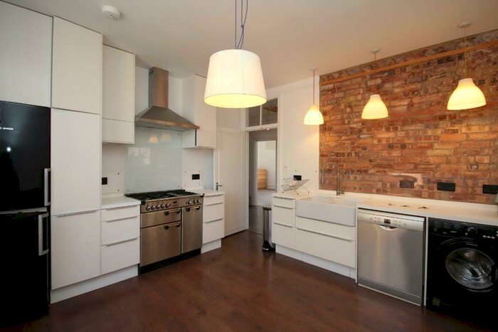 2 Bedroom Flat To Rent In St Johns Mansions, Clapton, London, E5