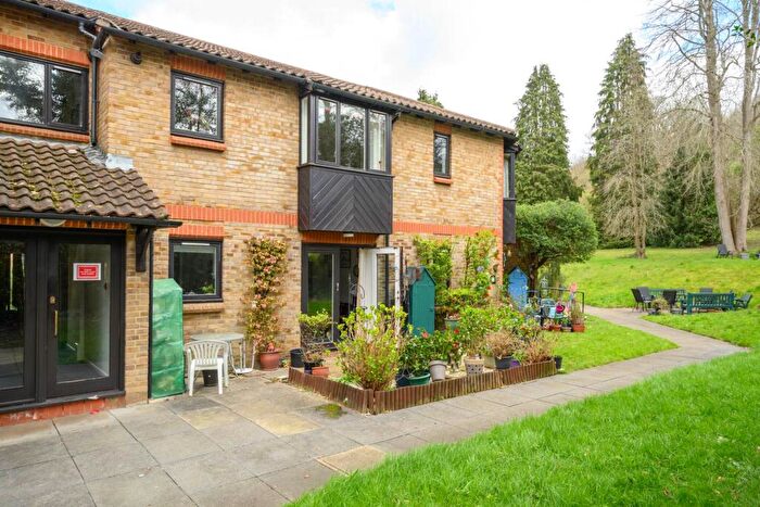 1 Bedroom Retirement Property For Sale In Talbot Lodge, Esher, KT10