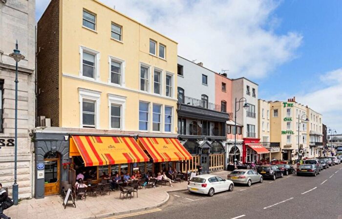 Flat To Rent In Harbour Parade, Ramsgate, Kent, CT11