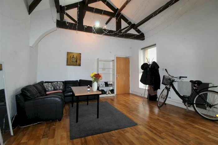 2 Bedroom Flat To Rent In Cross Green Lane, Leeds, LS9