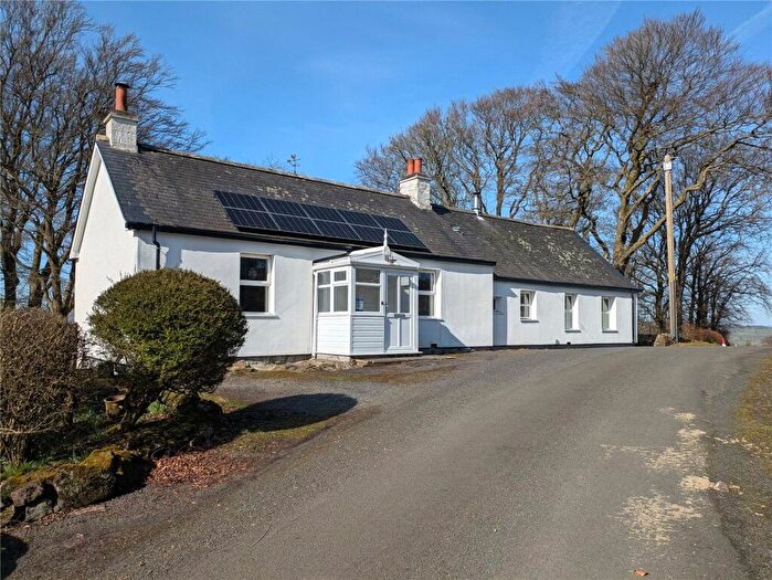 2 Bedroom Detached House For Sale In Lochwinnoch, Renfrewshire, PA12